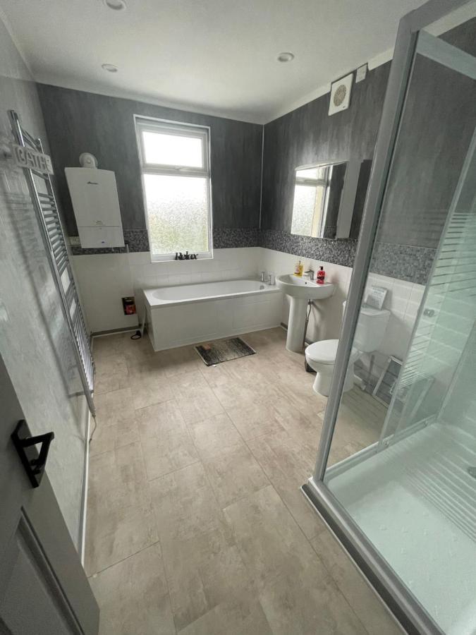 Bentley Place Crewe Exterior foto