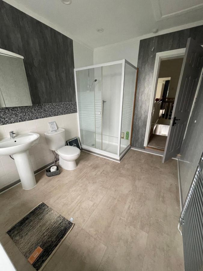 Bentley Place Crewe Exterior foto