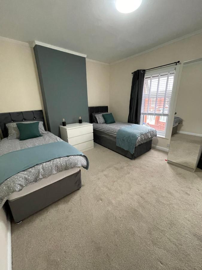 Bentley Place Crewe Exterior foto