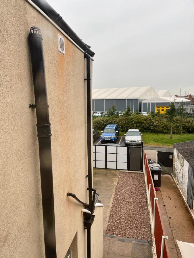 Bentley Place Crewe Exterior foto